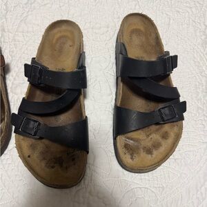 Very nice, barely worn Birkenstock Black Sandals 40/9